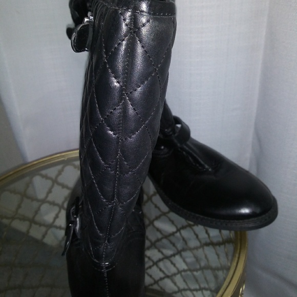 Boots - Picture 2 of 8